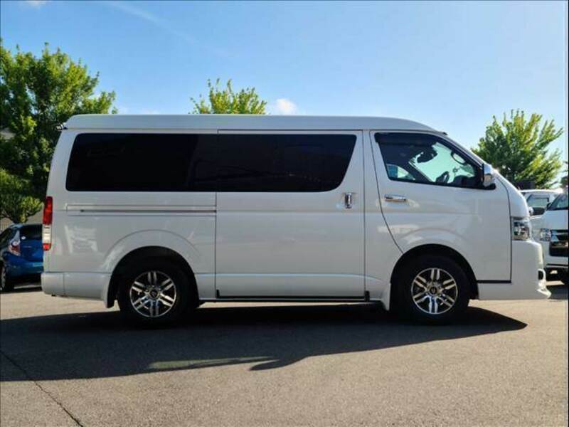 HIACE VAN-12