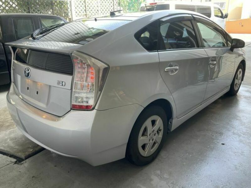 PRIUS-9