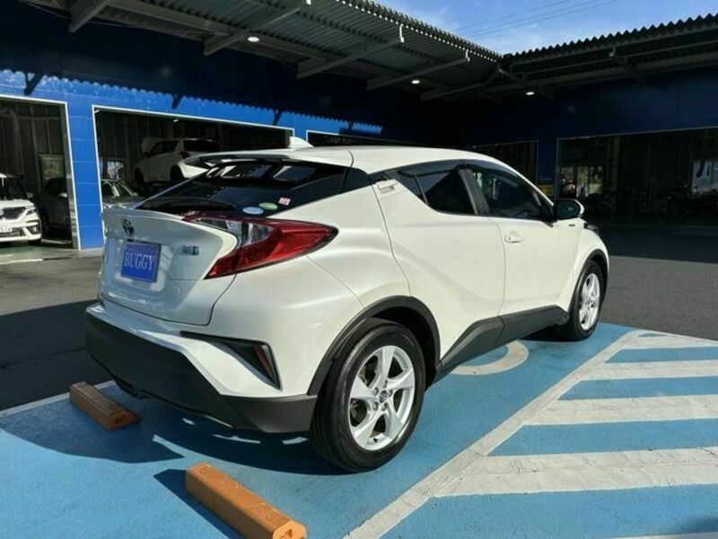 C-HR-4