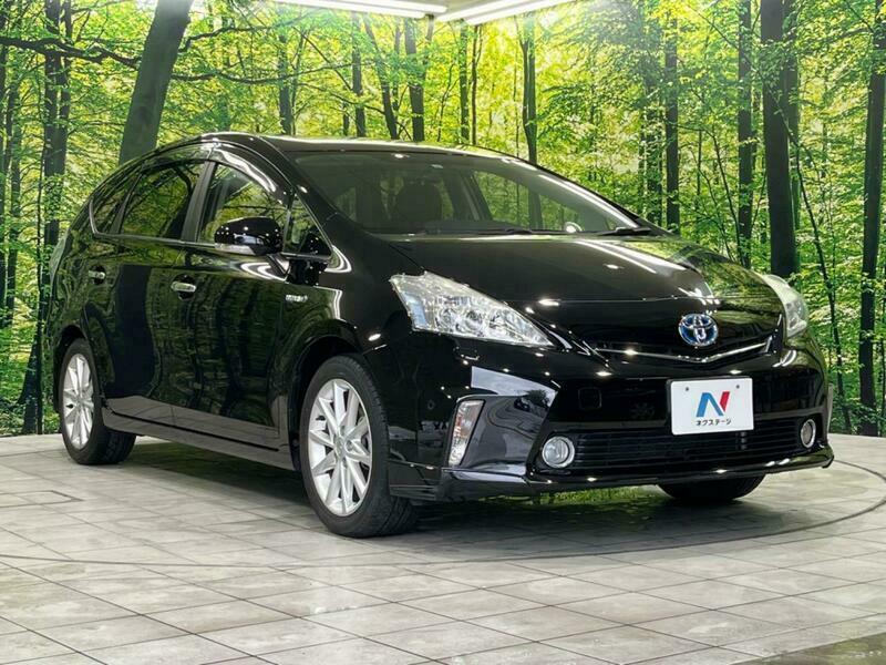 PRIUS ALPHA-9