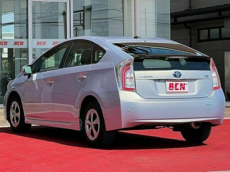 PRIUS-8