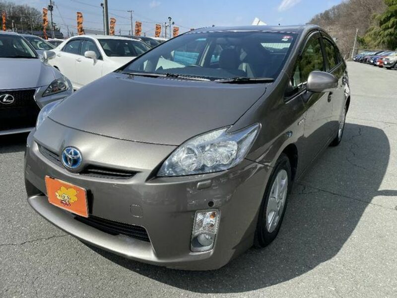 TOYOTA　PRIUS