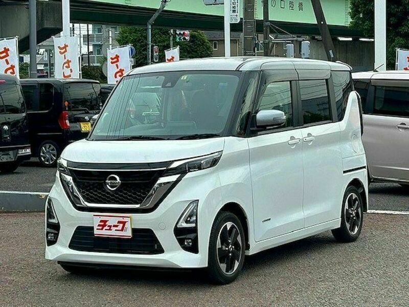 NISSAN　ROOX