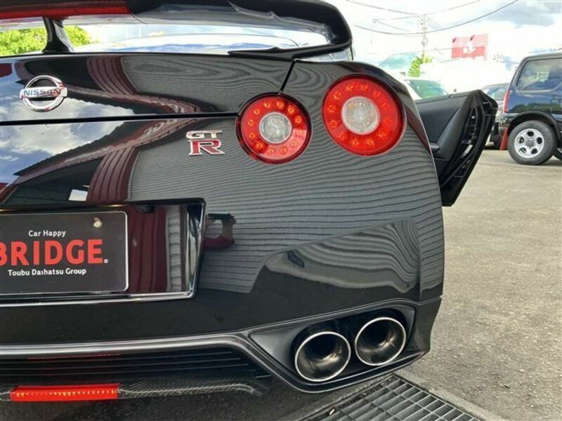 GT-R-12