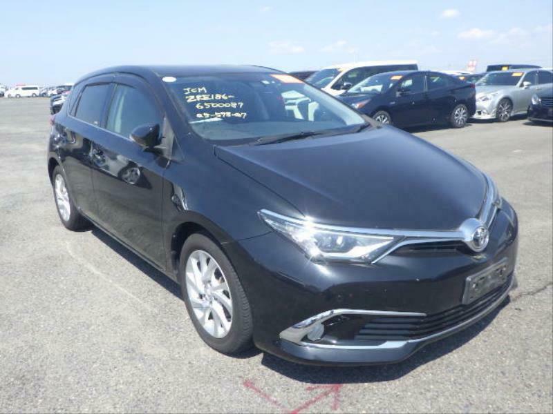 TOYOTA　AURIS