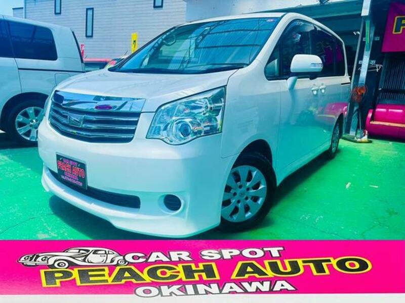 TOYOTA　NOAH