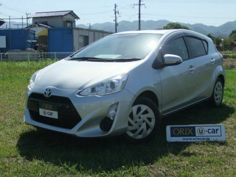 TOYOTA　AQUA