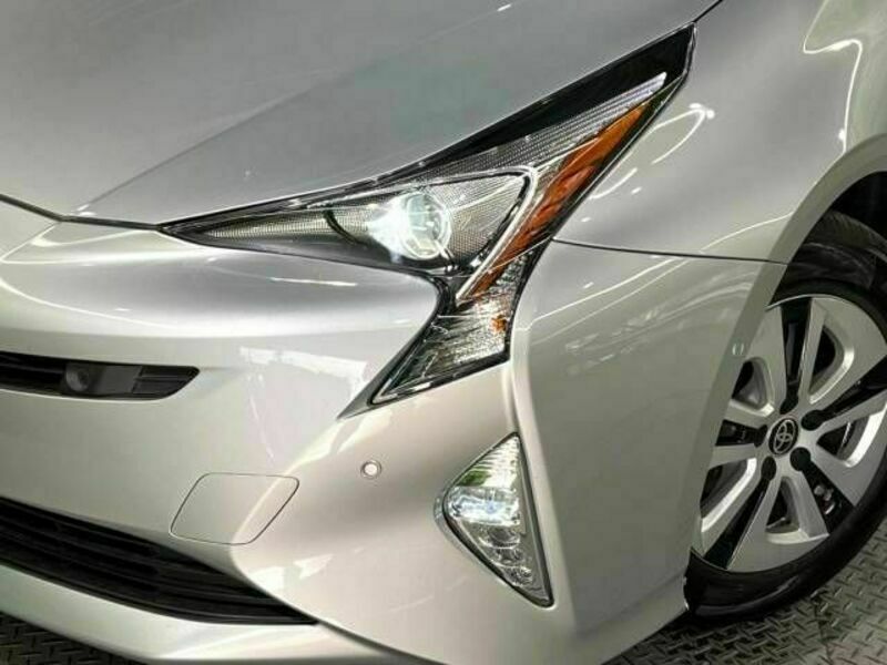 PRIUS-12