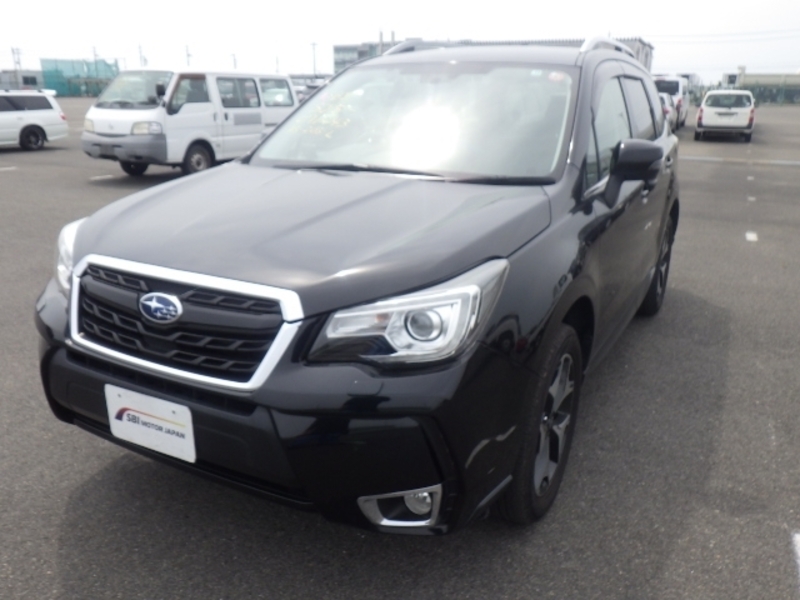 SUBARU　FORESTER