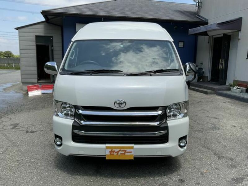 HIACE COMMUTER-26