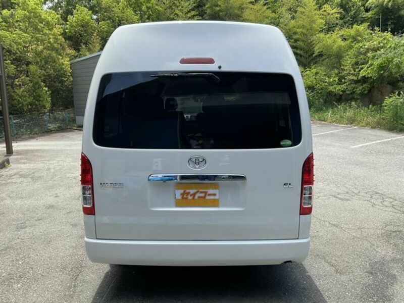 HIACE COMMUTER-28