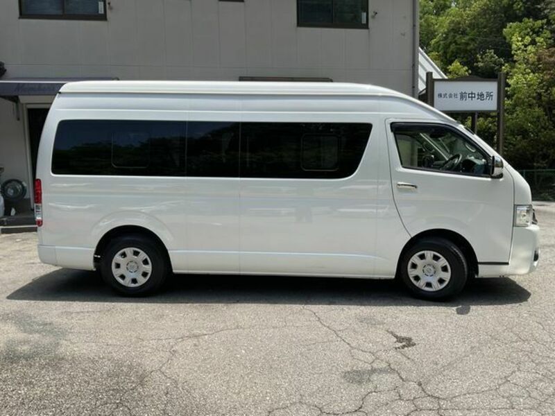 HIACE COMMUTER-29