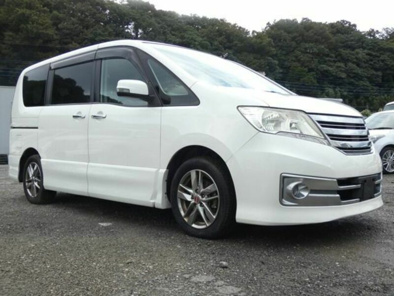 NISSAN　SERENA