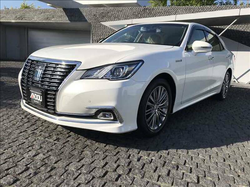 TOYOTA　CROWN