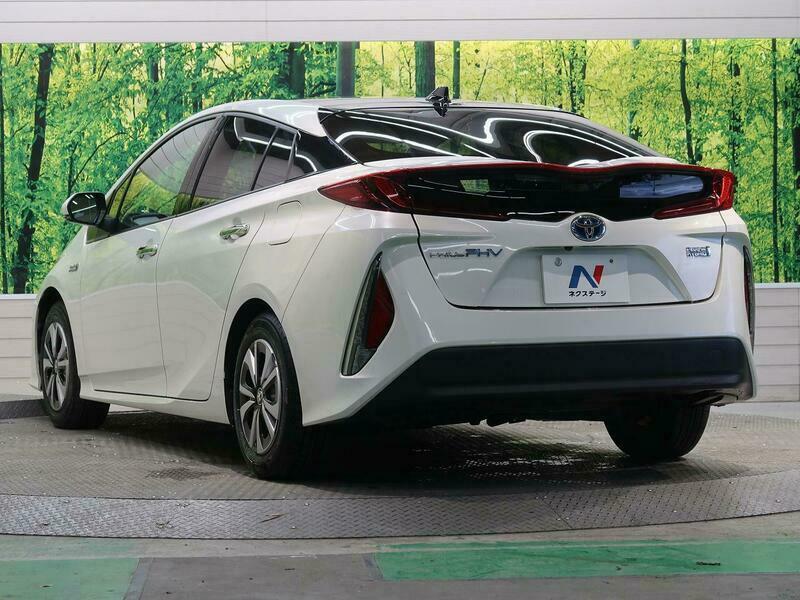 PRIUS PHV