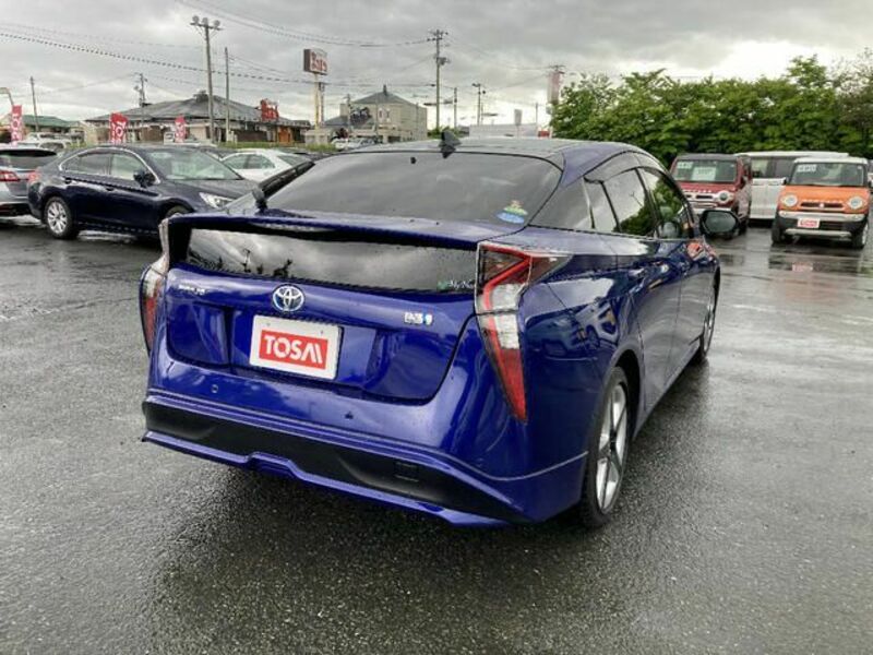 PRIUS-4