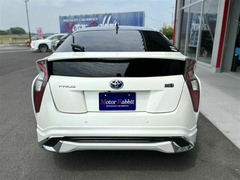 PRIUS-4