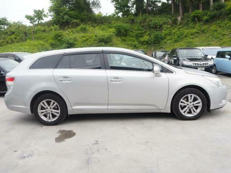 AVENSIS WAGON-2