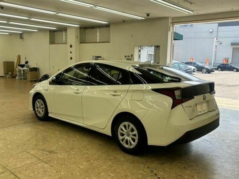 PRIUS-6