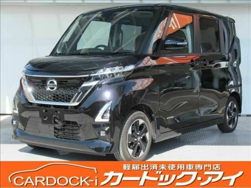 NISSAN　ROOX