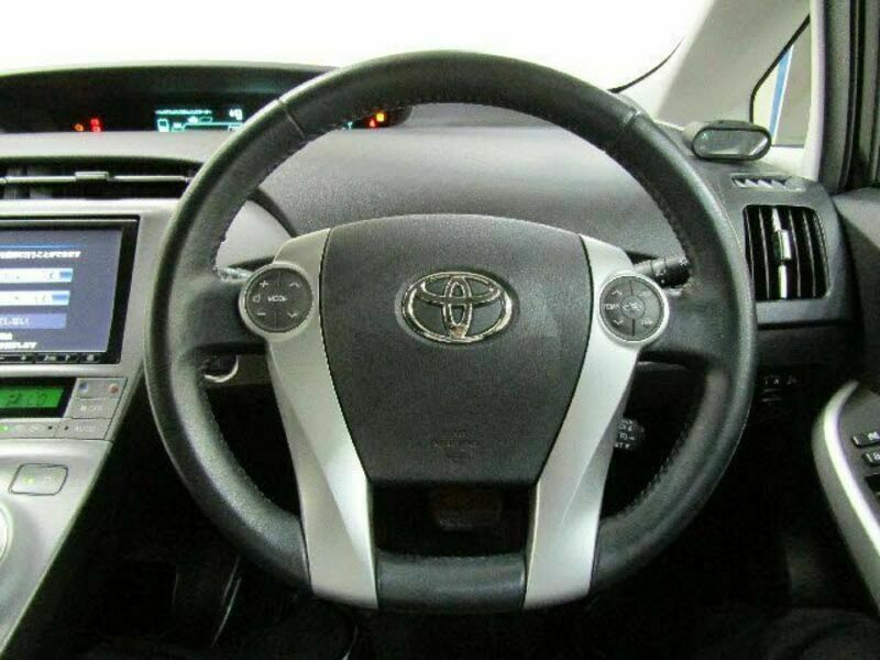 PRIUS-13