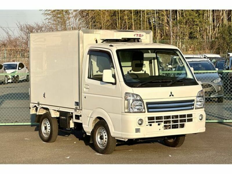 MITSUBISHI　MINICAB TRUCK