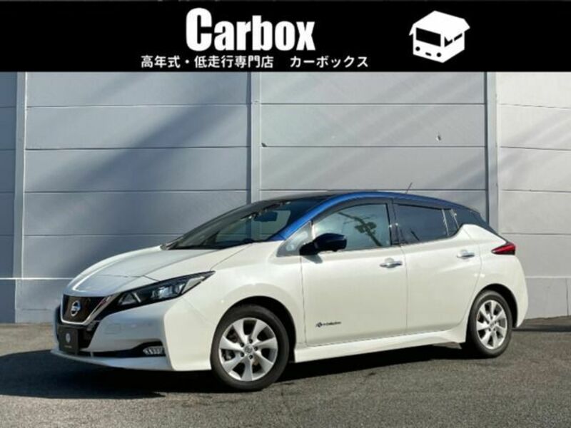 NISSAN　LEAF