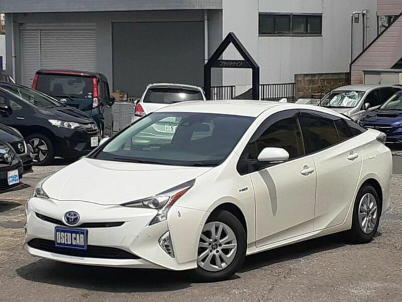 TOYOTA　PRIUS