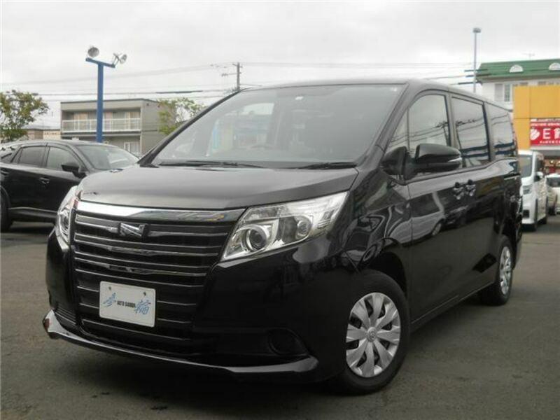 TOYOTA　NOAH