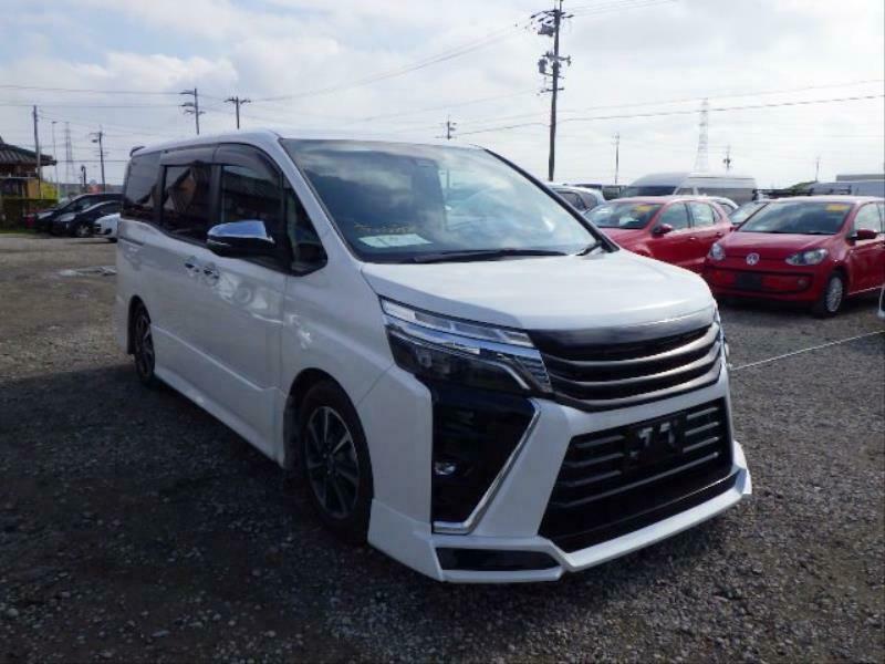 TOYOTA　VOXY