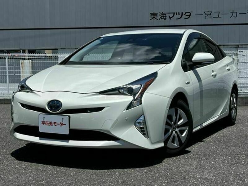 TOYOTA　PRIUS