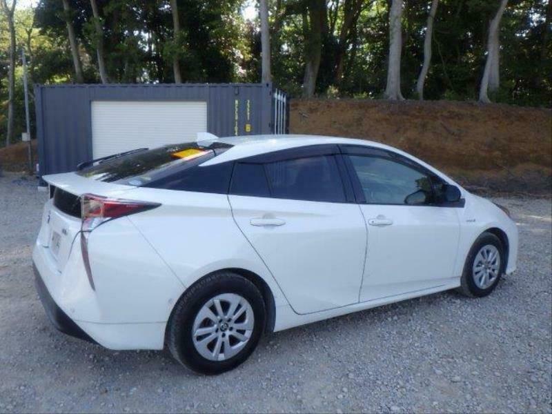 PRIUS-10