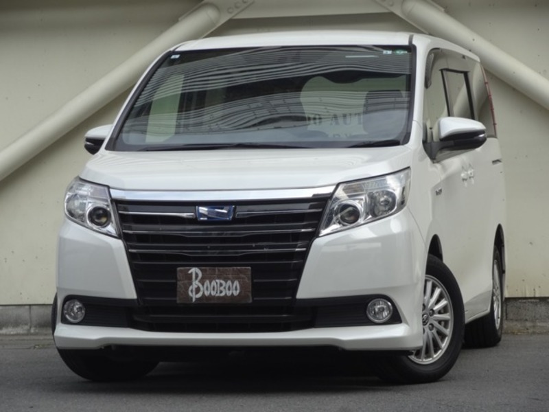 TOYOTA　NOAH