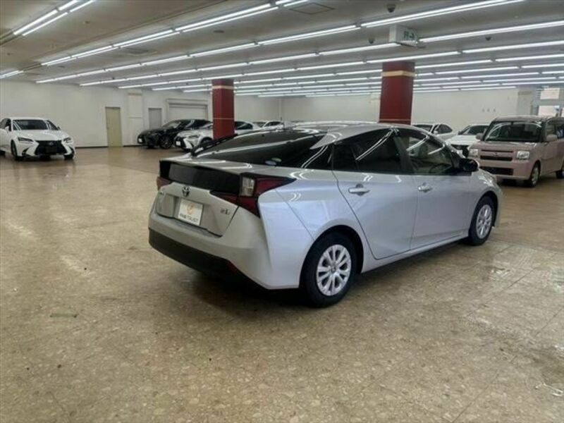 PRIUS-4