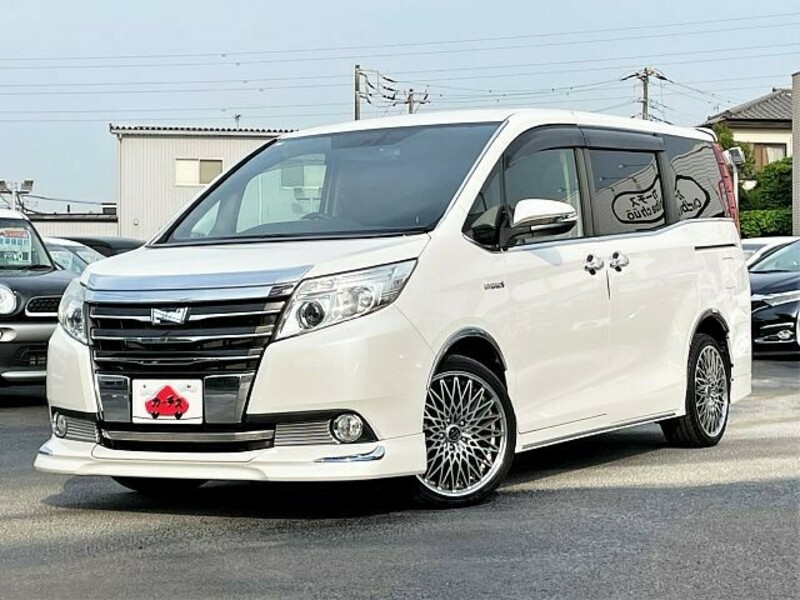 TOYOTA　NOAH