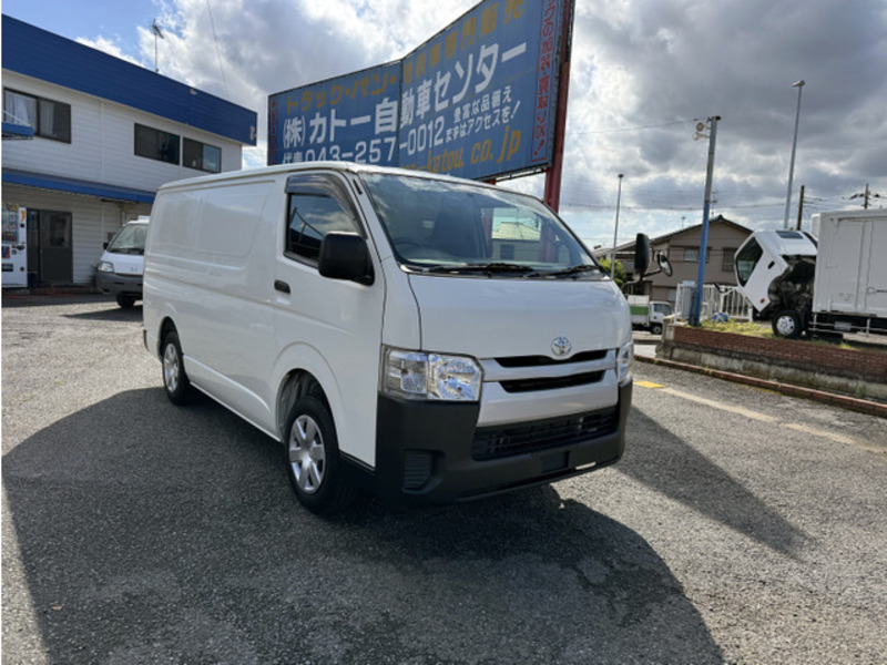 HIACE VAN-1