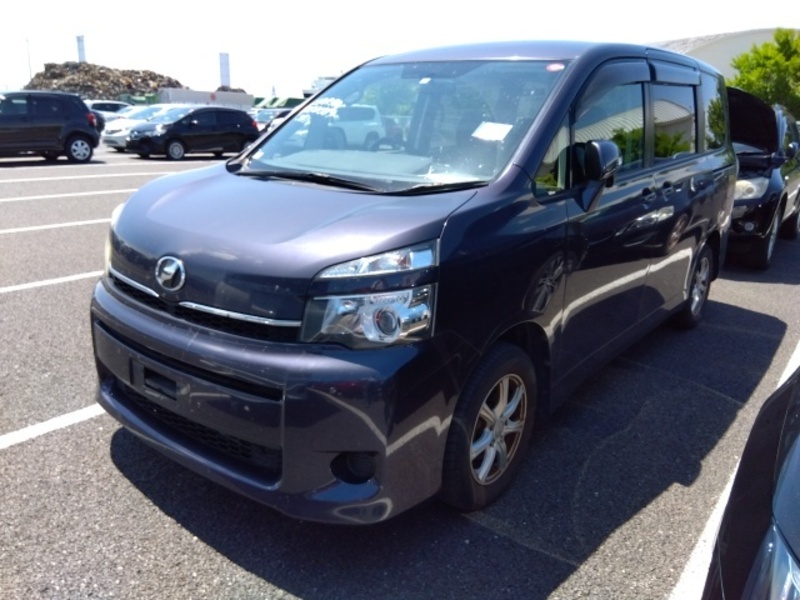 TOYOTA　VOXY