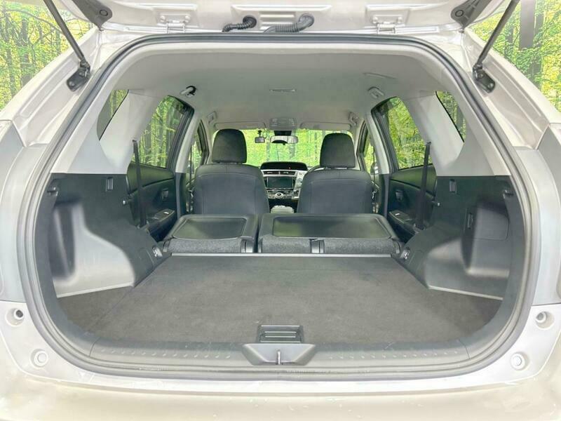 PRIUS ALPHA