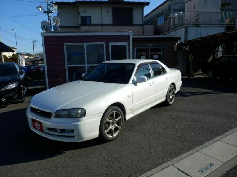 NISSAN　SKYLINE