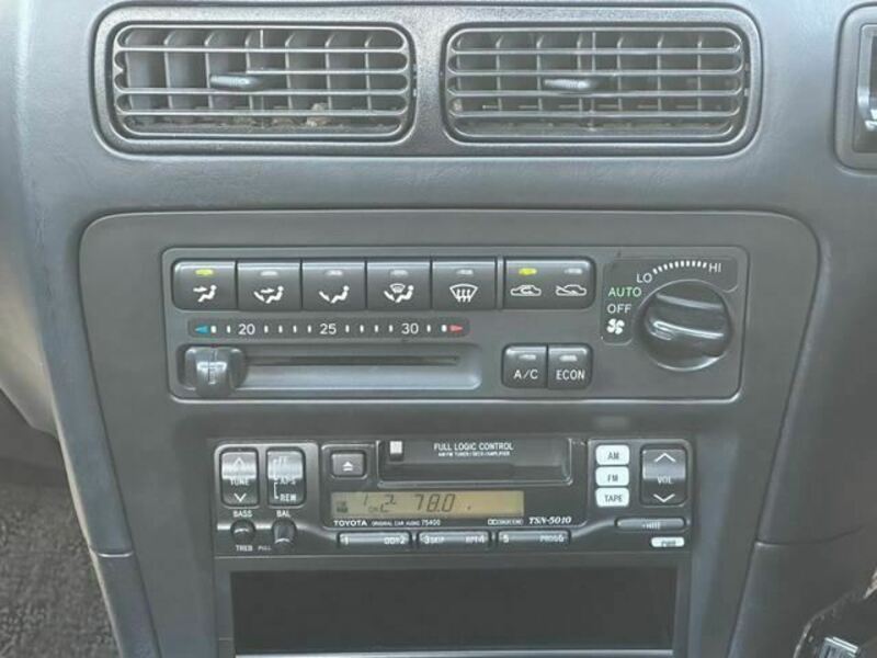 COROLLA LEVIN