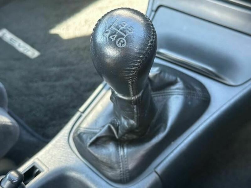 COROLLA LEVIN