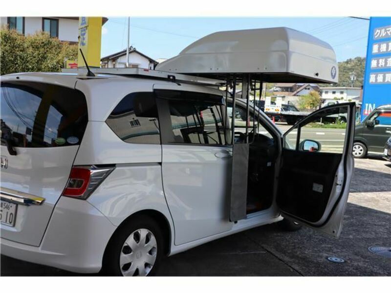 HONDA　FREED