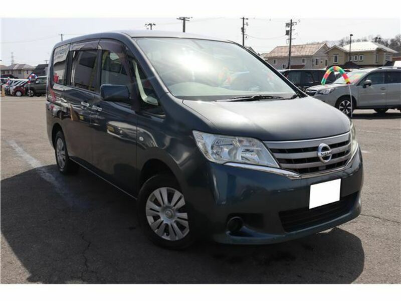 NISSAN　SERENA