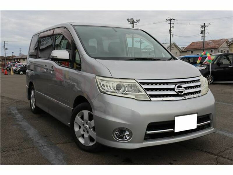 NISSAN　SERENA