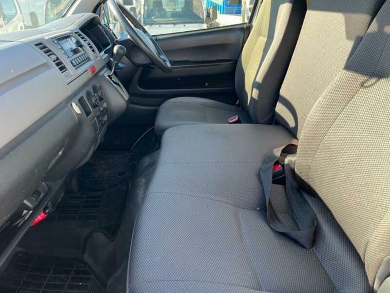 HIACE VAN-8