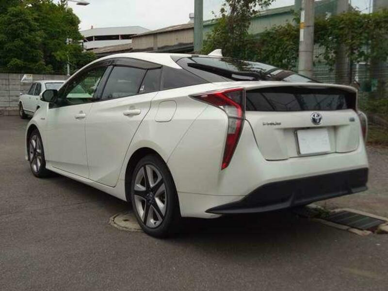 PRIUS-9