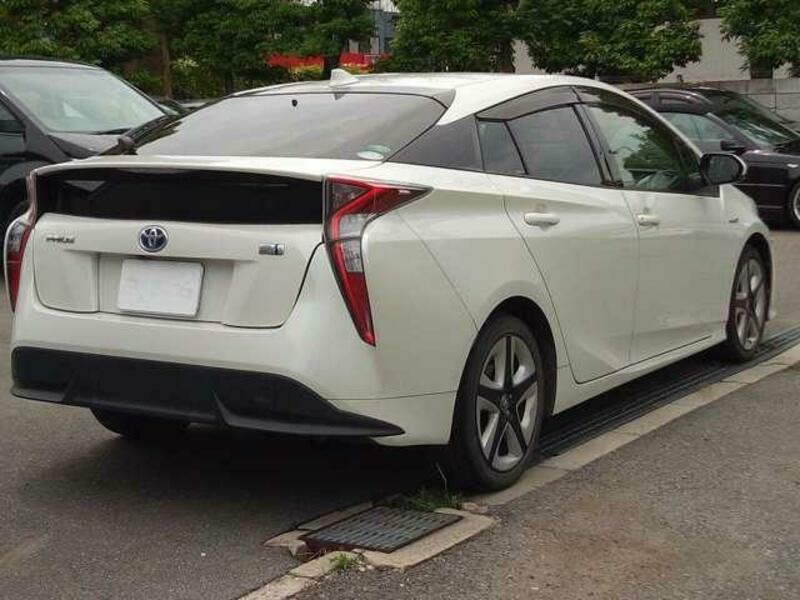 PRIUS-11