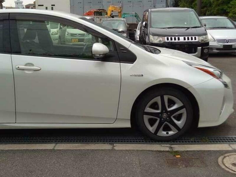 PRIUS-14