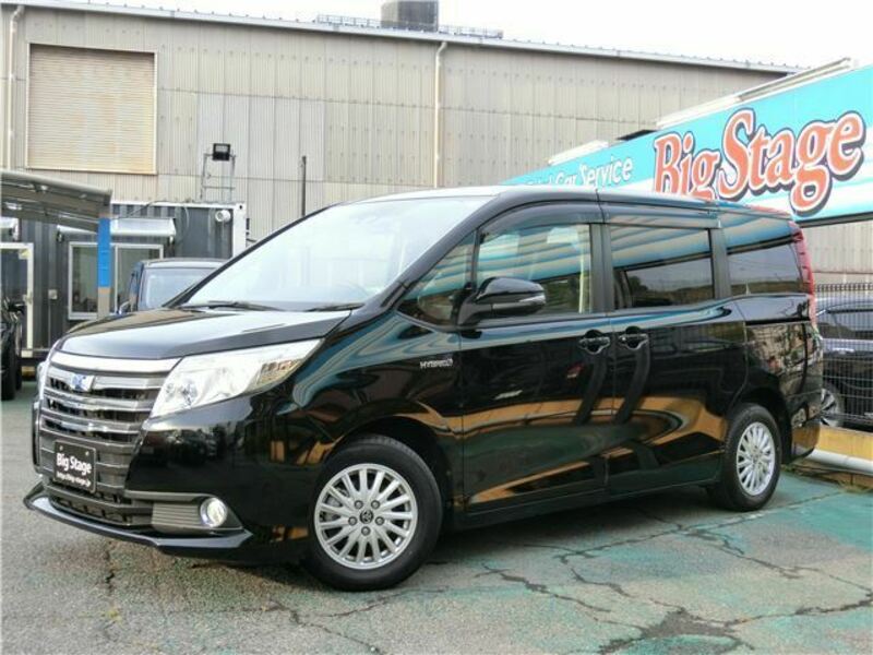 TOYOTA　NOAH