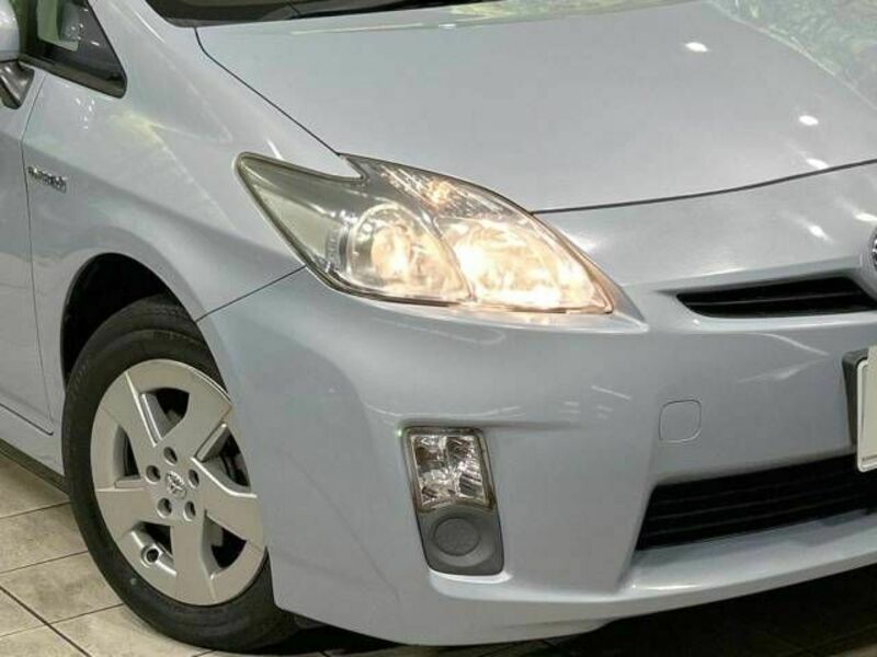 PRIUS-12